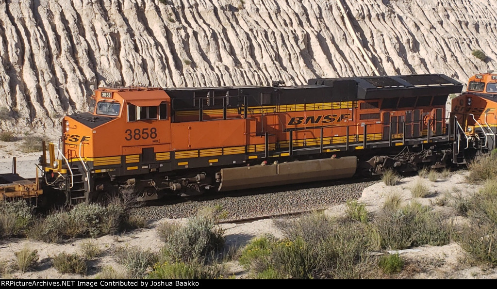 BNSF 3858